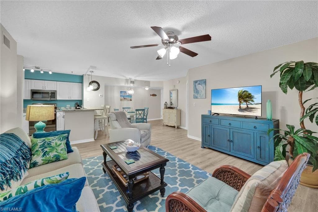 8940 Colonnades CT E 724 BONITA SPRINGS, FL 34135