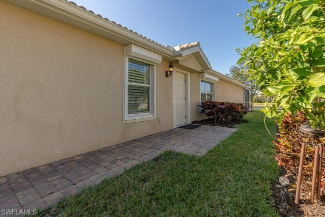 8449 Karina CT NAPLES, FL 34114