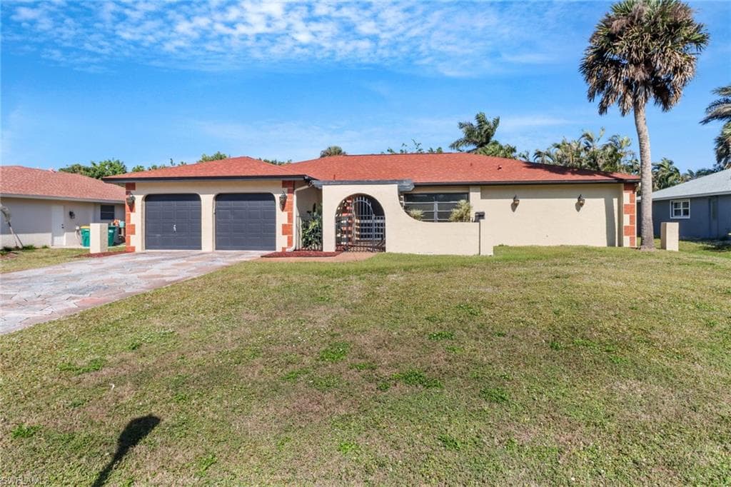 173 Pebble Beach CIR NAPLES, FL 34113