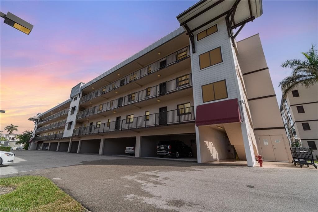 801 River Point DR 202A NAPLES, FL 34102