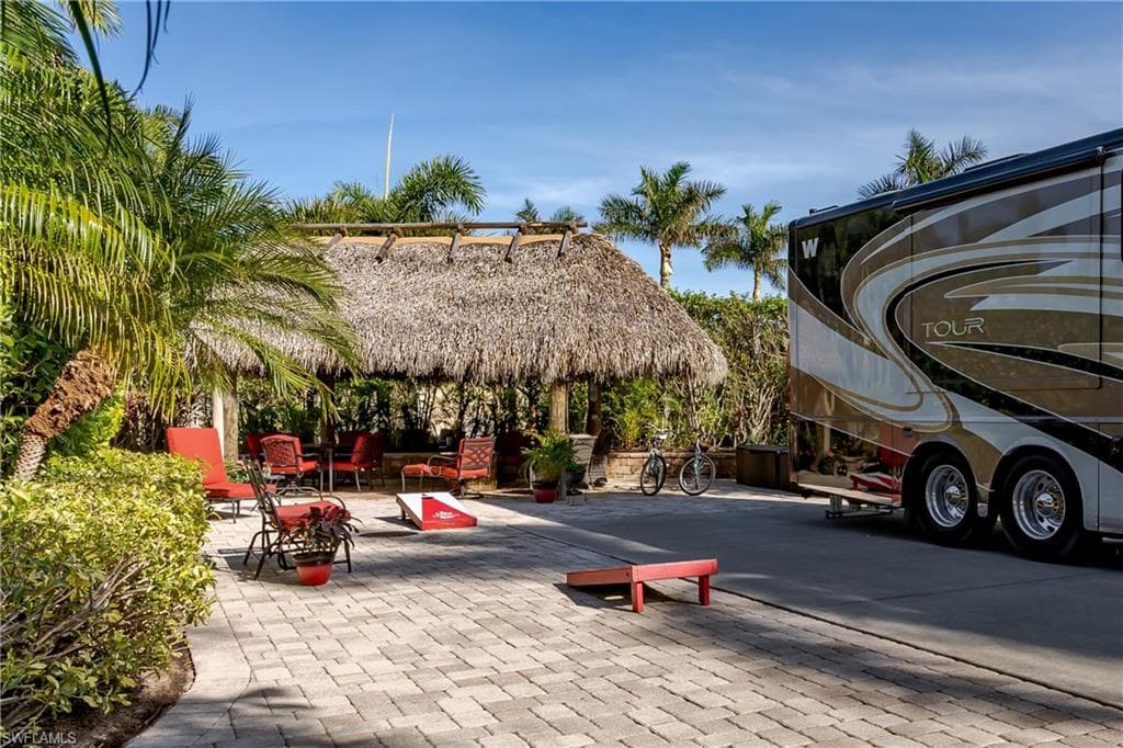 13606 Snapper LN NAPLES, FL 34114
