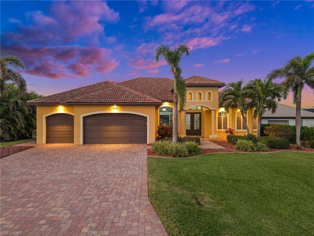 2033 SW 52nd ST CAPE CORAL, FL 33914