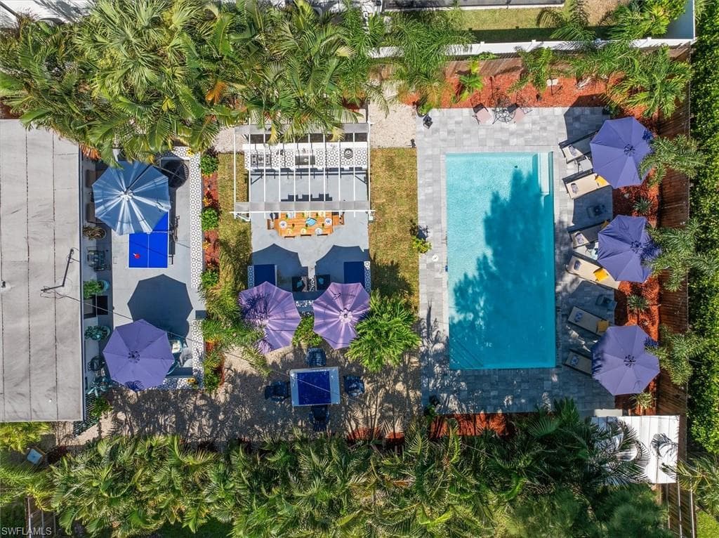 821 91st AVE N NAPLES, FL 34108