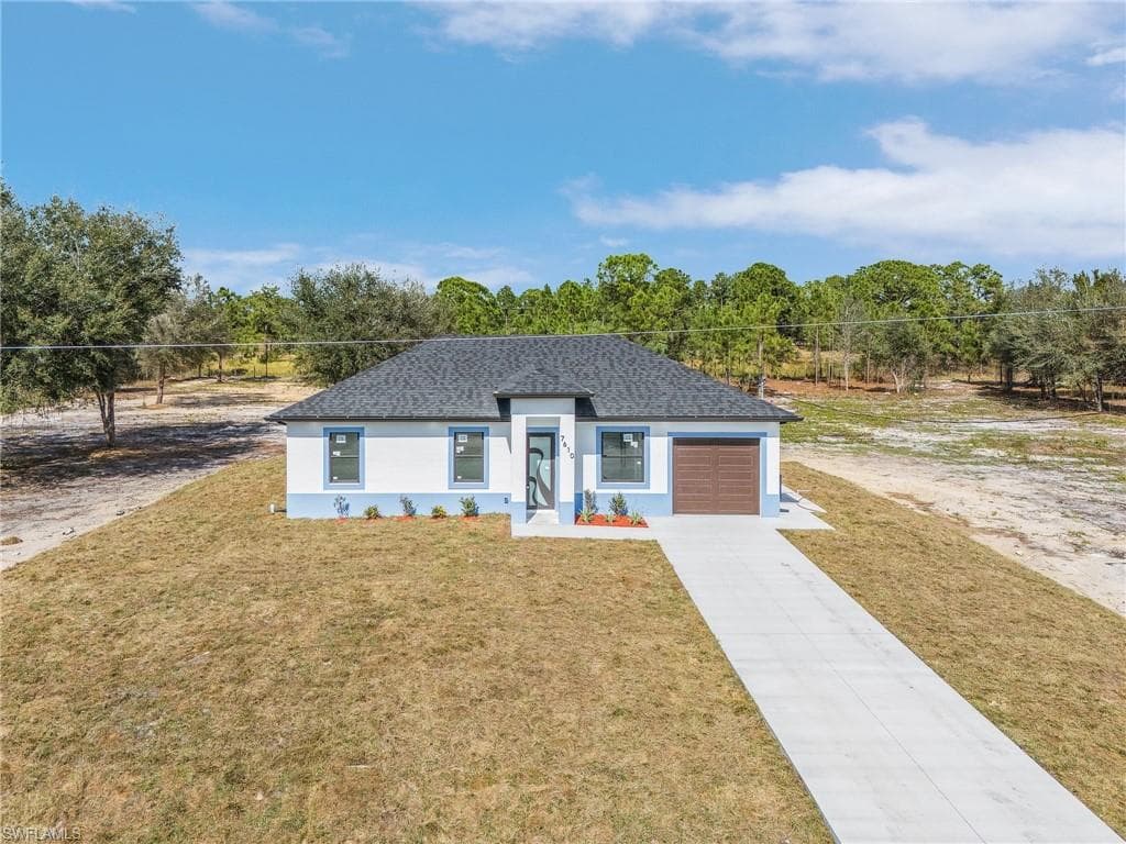 7572 13th TER E LABELLE, FL 33972