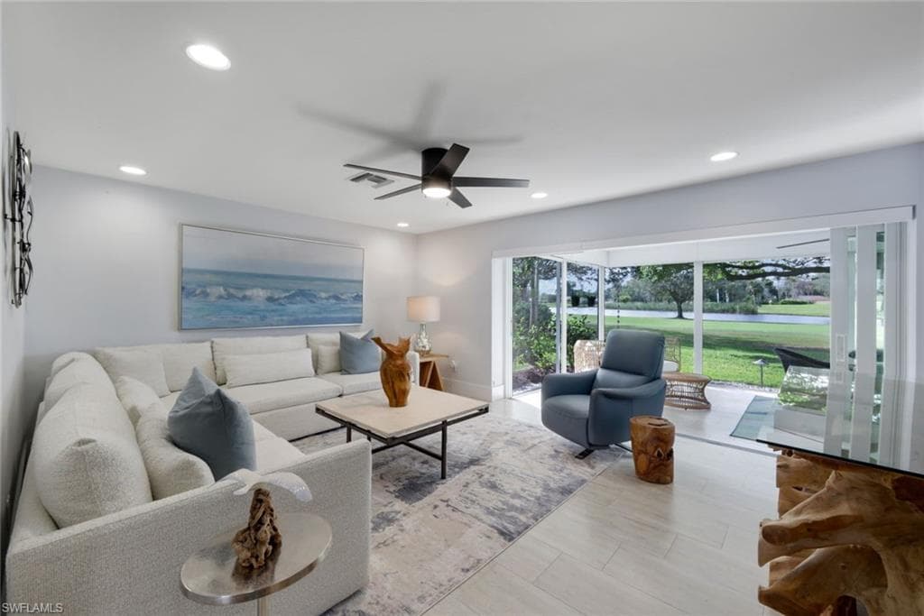 4446 Lakewood BLVD NAPLES, FL 34112