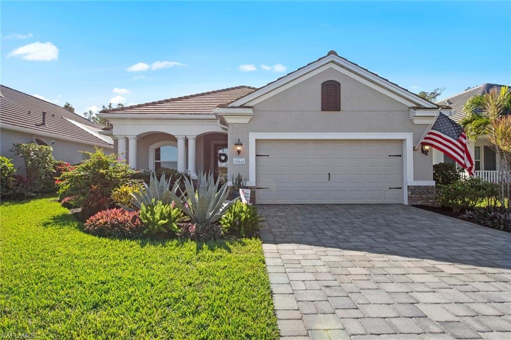 19845 Coconut Harbor CIR FORT MYERS, FL 33908
