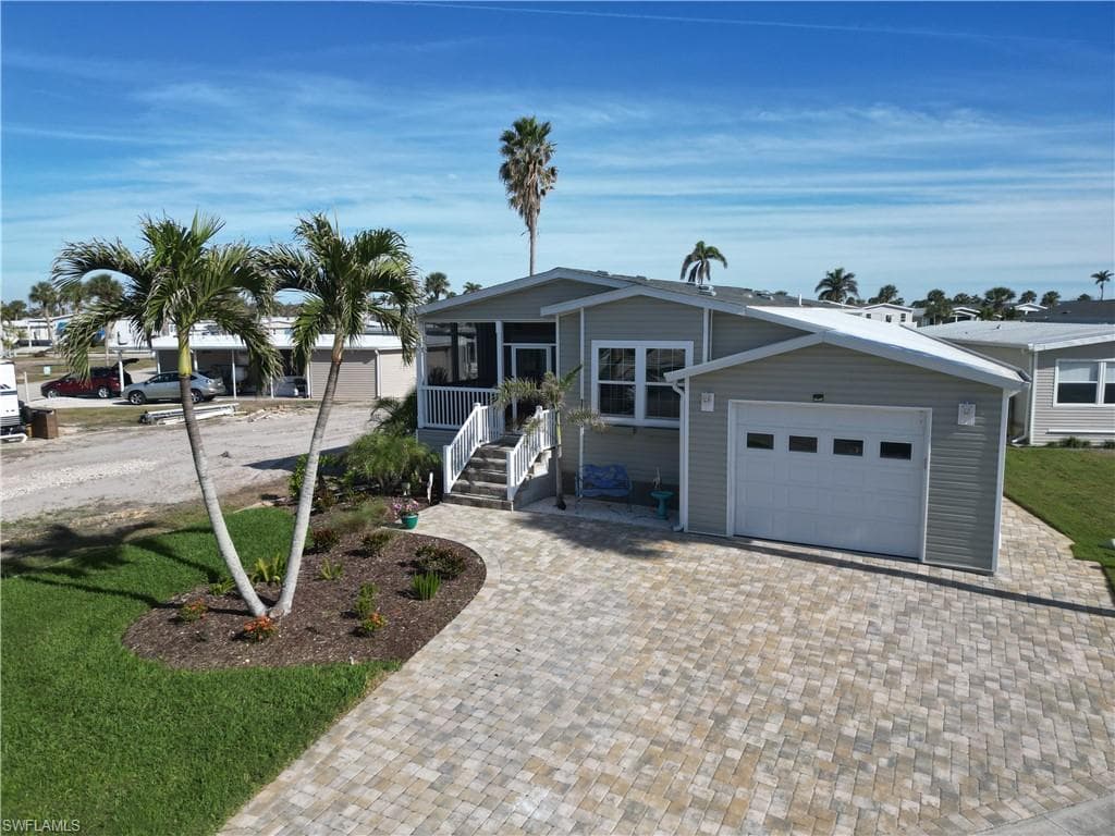 17691 Eglantine LN FORT MYERS BEACH, FL 33931