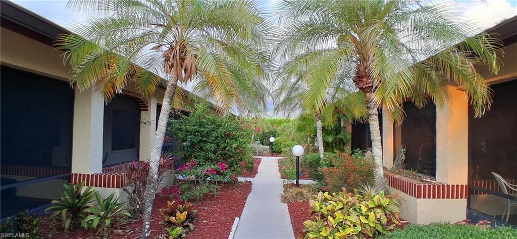 2056 PINE ISLE LN 2056 NAPLES, FL 34112