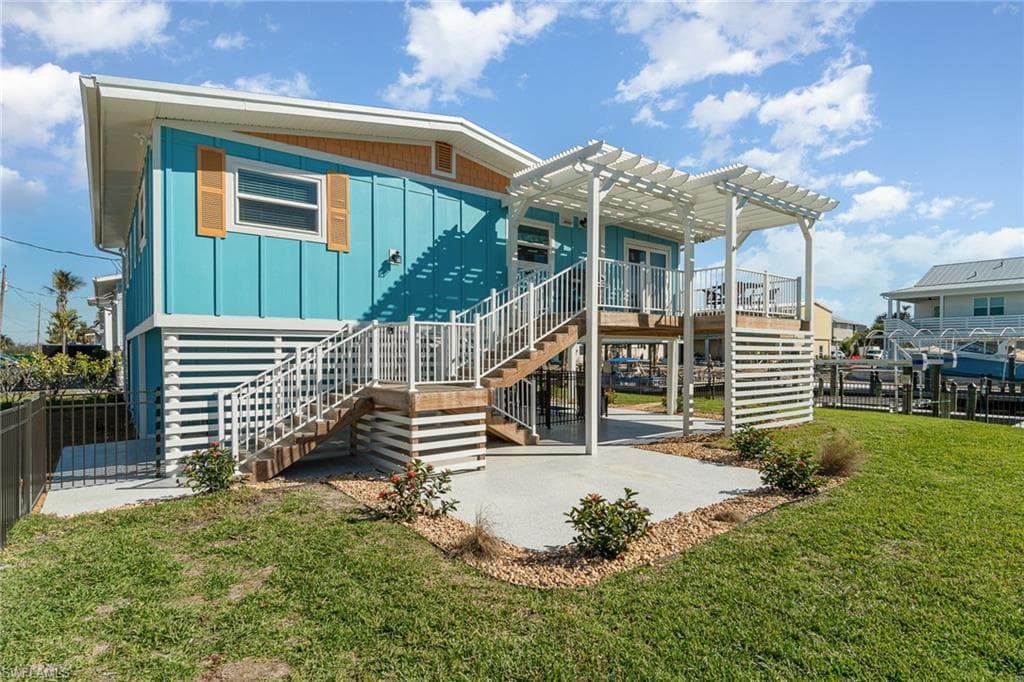 320 Bayland RD FORT MYERS BEACH, FL 33931
