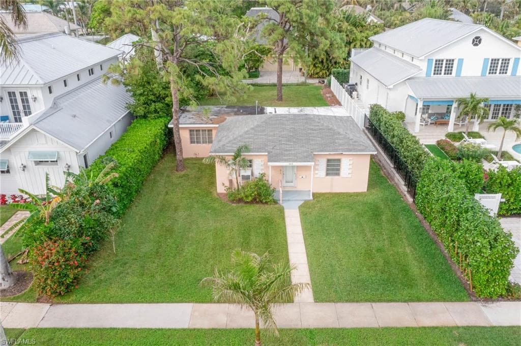 343 1st AVE S NAPLES, FL 34102