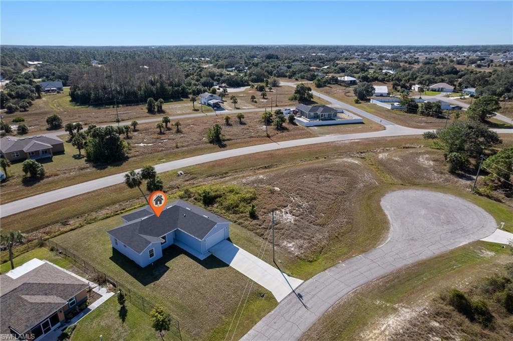 1111 W Leader CT LABELLE, FL 33935