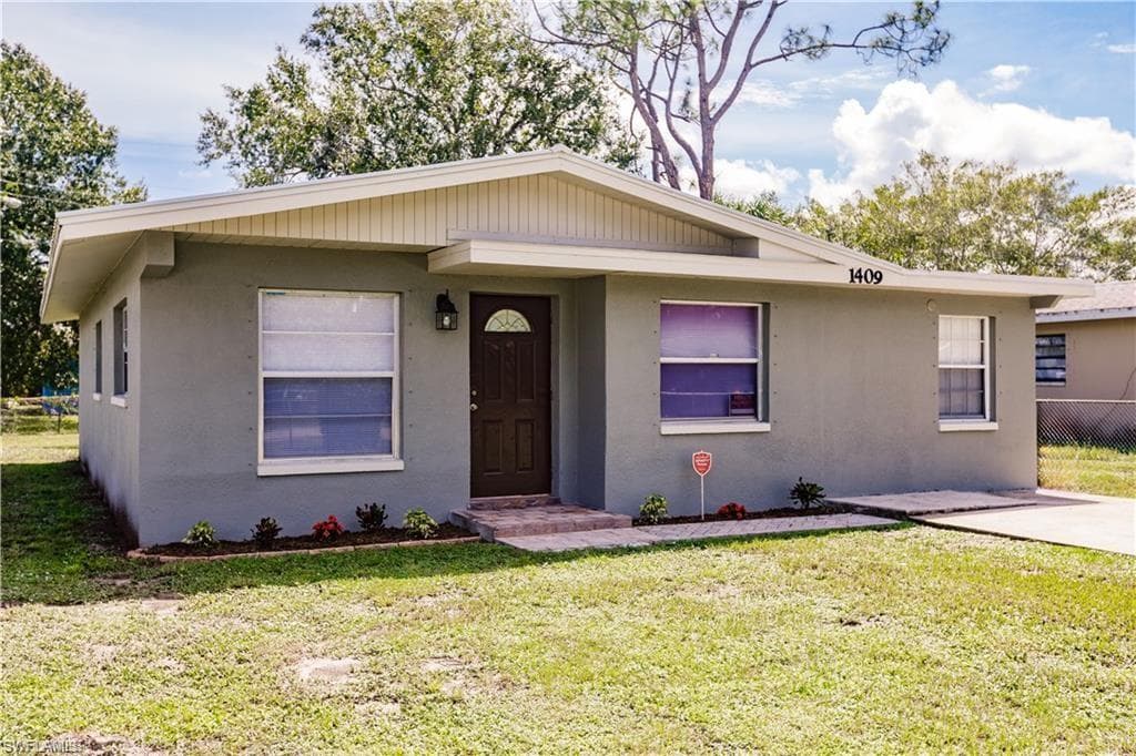 1409 Bert DR FORT MYERS, FL 33916