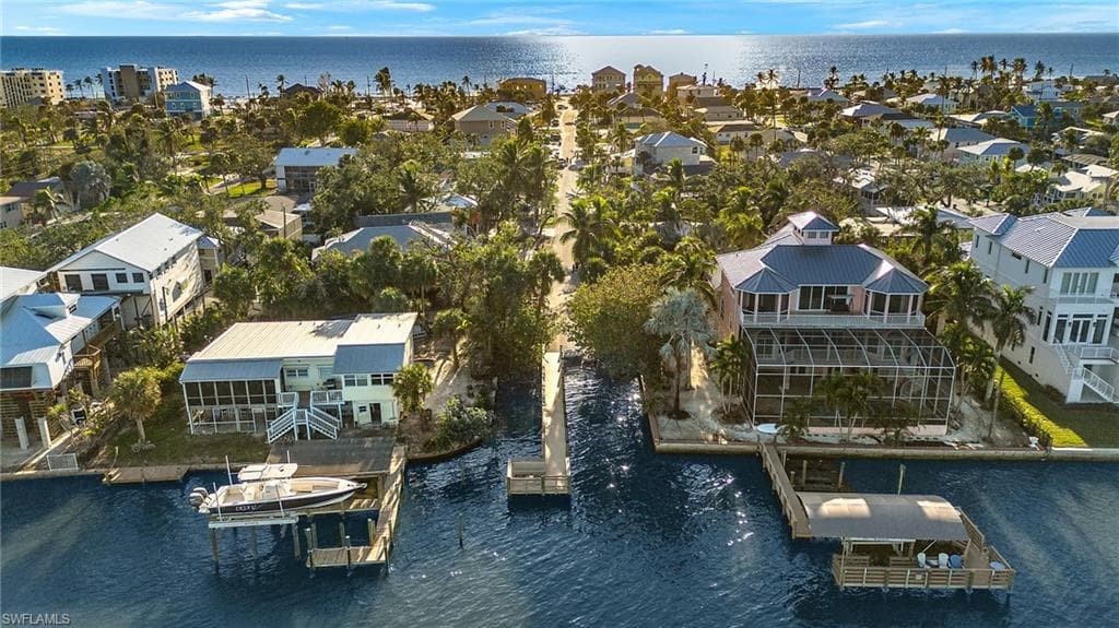 150 Coconut DR FORT MYERS BEACH, FL 33931