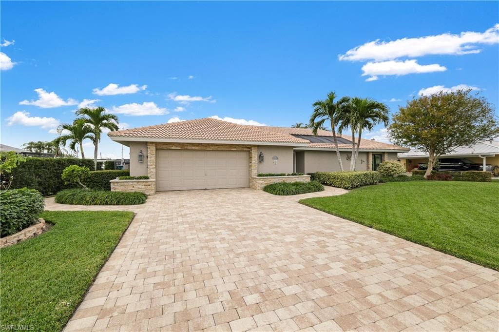 2167 Cape WAY NORTH FORT MYERS, FL 33917