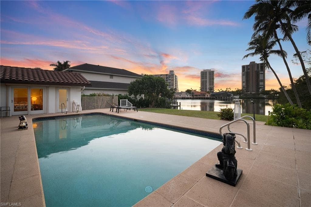 319 Pirates Bight NAPLES, FL 34103