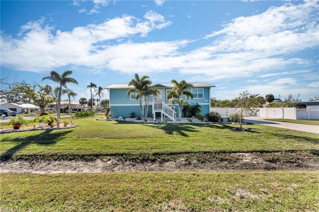 2581 Baybreeze ST ST. JAMES CITY, FL 33956