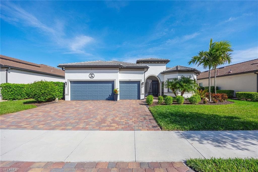 7675 Winding Cypress DR NAPLES, FL 34114