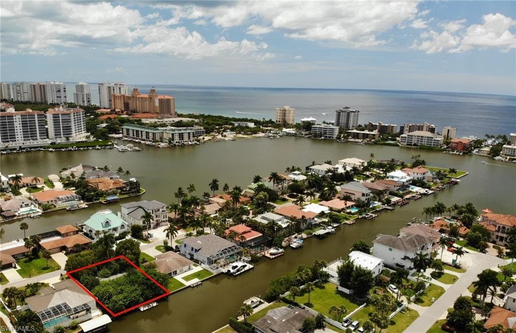 483 Oak AVE NAPLES, FL 34108