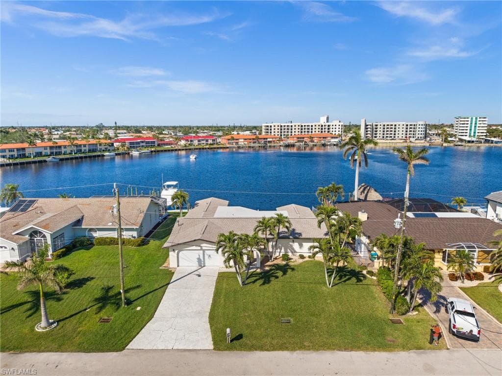 435 Avalon DR CAPE CORAL, FL 33904