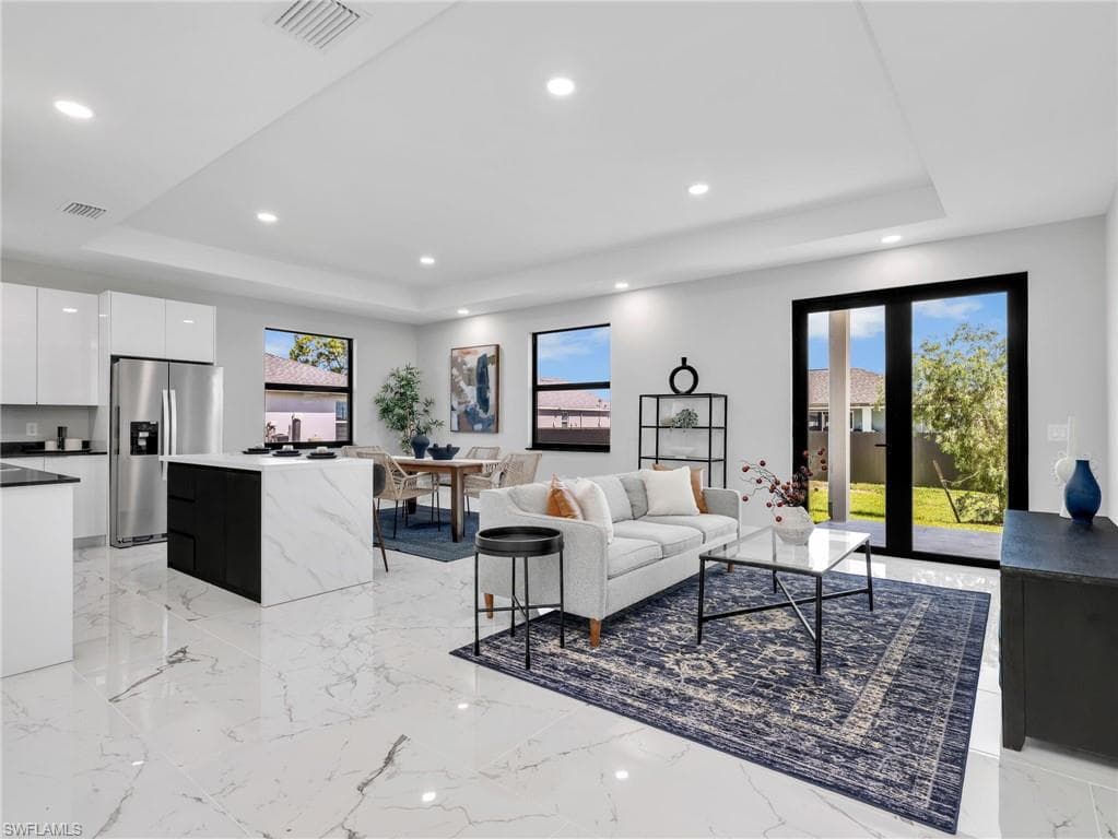 1423 20th TER CAPE CORAL, FL 33993