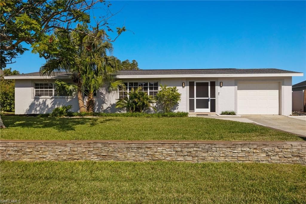1523 SE 42nd TER CAPE CORAL, FL 33904