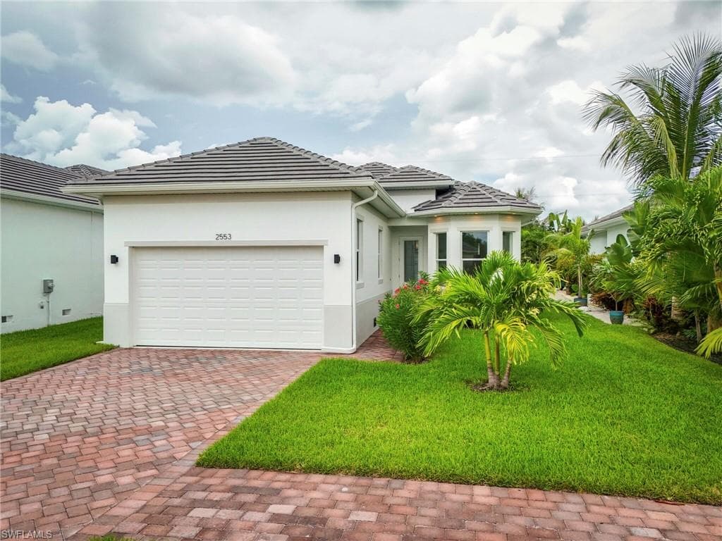 2553 Linda DR NAPLES, FL 34112