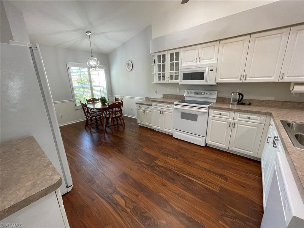 5708 Greenwood CIR 48 NAPLES, FL 34112