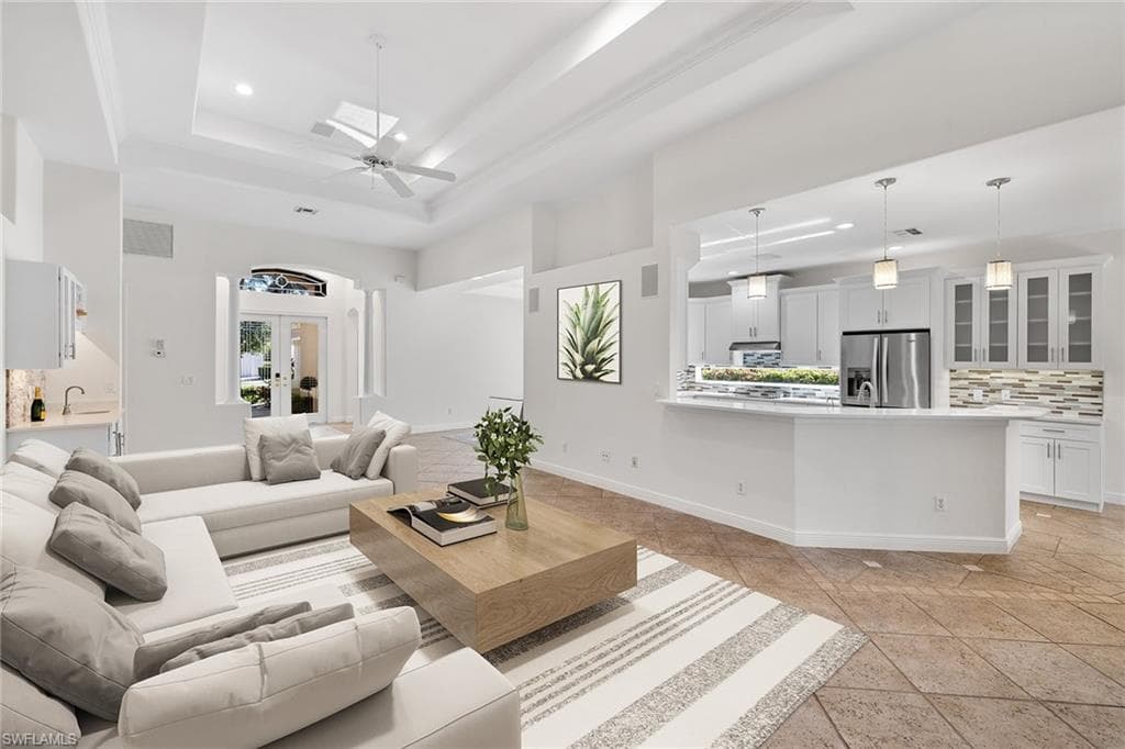 4745 Cerromar DR NAPLES, FL 34112
