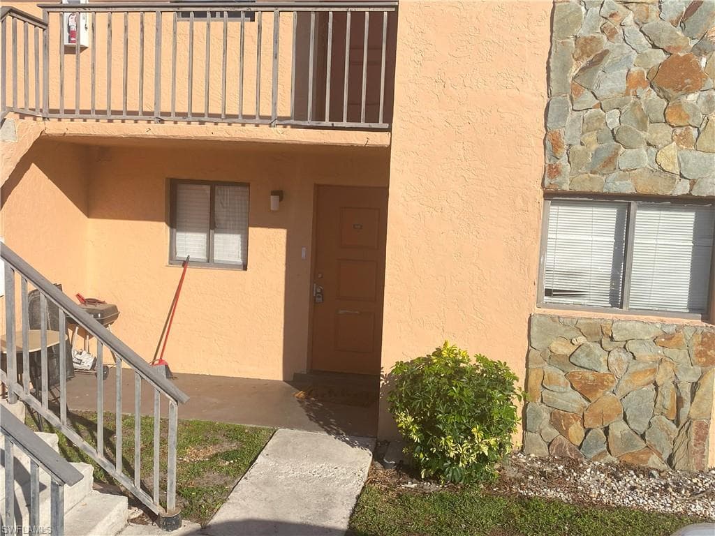 2670 Park Windsor DR 405 FORT MYERS, FL 33901