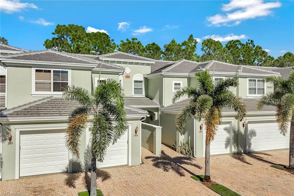 1445 Mariposa CIR 104 NAPLES, FL 34105