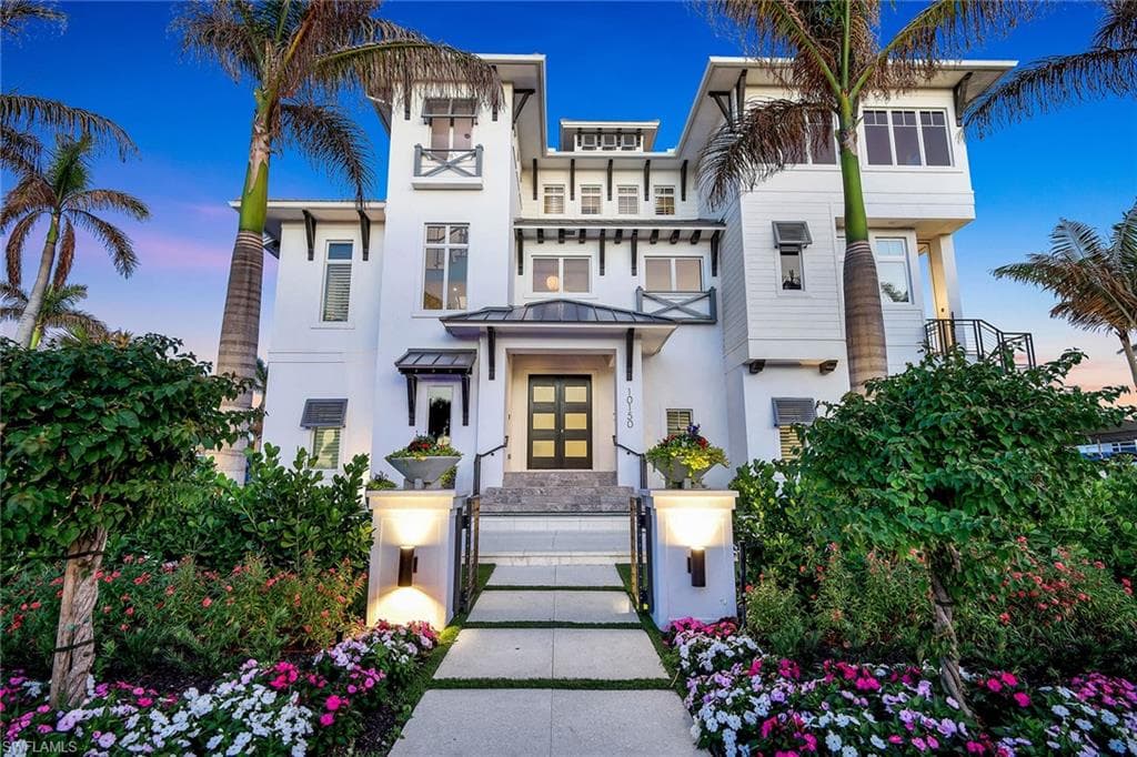 10150 Gulf Shore DR NAPLES, FL 34108