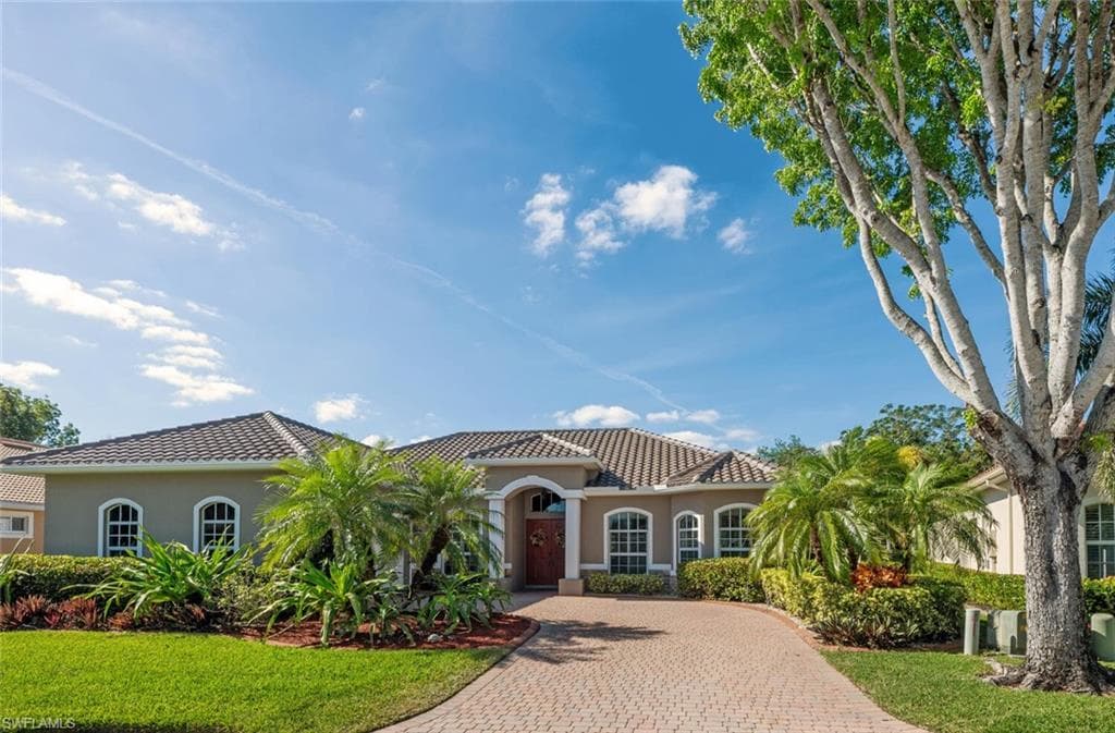 10199 Avonleigh DR BONITA SPRINGS, FL 34135