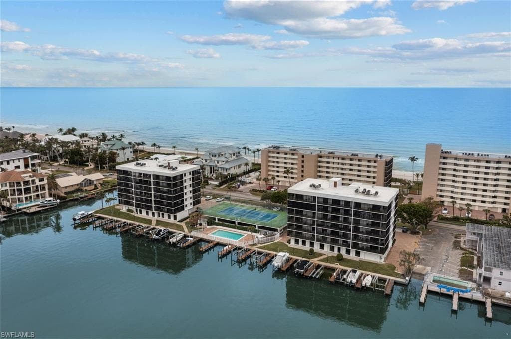 10482 Gulf Shore DR 243 NAPLES, FL 34108