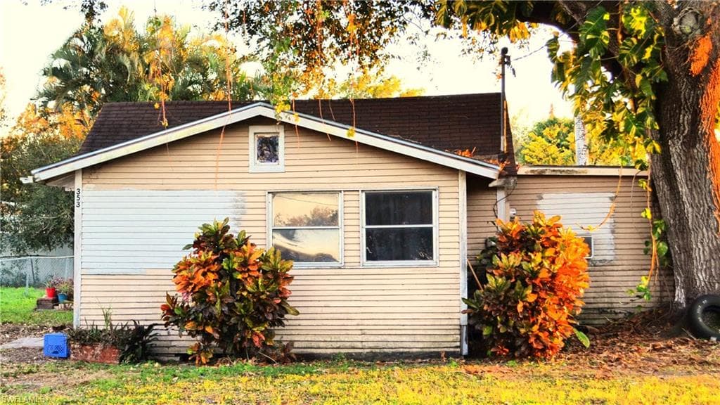 353 State ST NORTH FORT MYERS, FL 33903