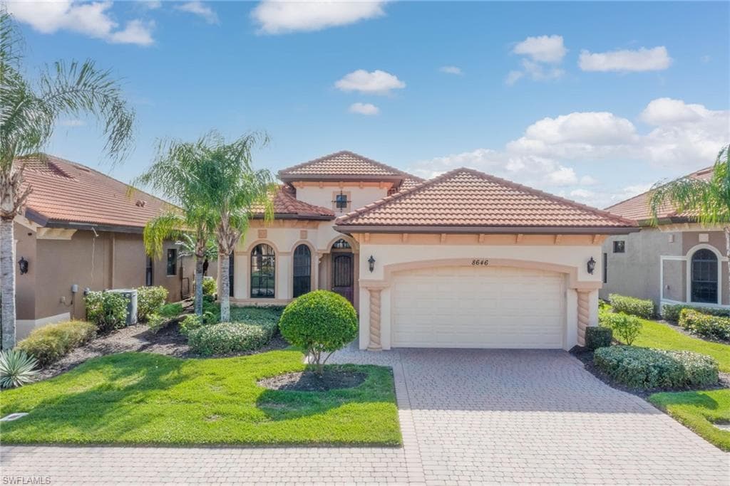 8646 Mercado CT FORT MYERS, FL 33912