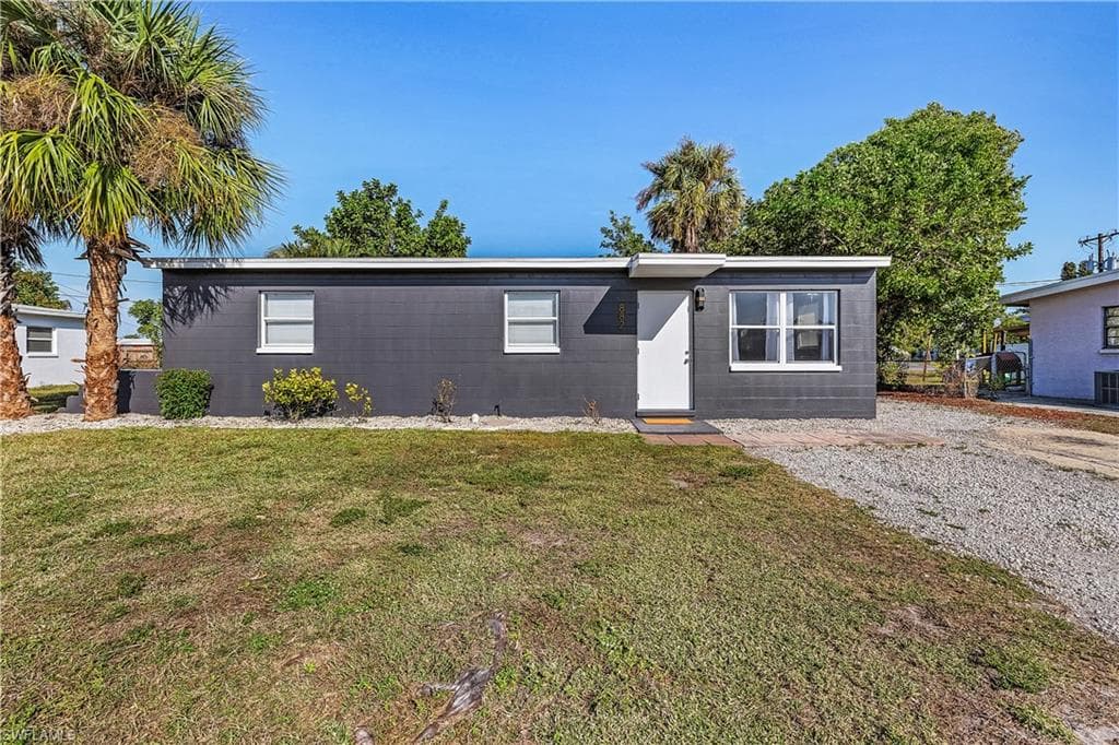 882 Hyacinth ST NORTH FORT MYERS, FL 33903