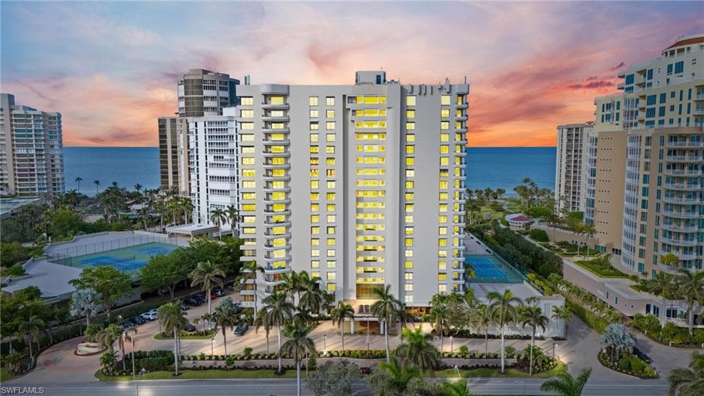 4451 Gulf Shore BLVD N 1504 NAPLES, FL 34103