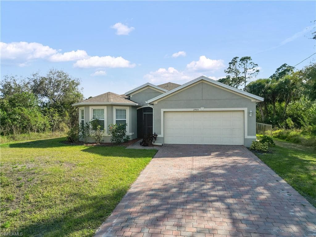 2905 45th ST SW LEHIGH ACRES, FL 33976