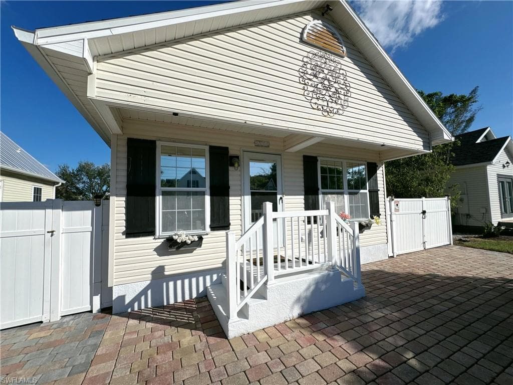 286 Leawood CIR NAPLES, FL 34104
