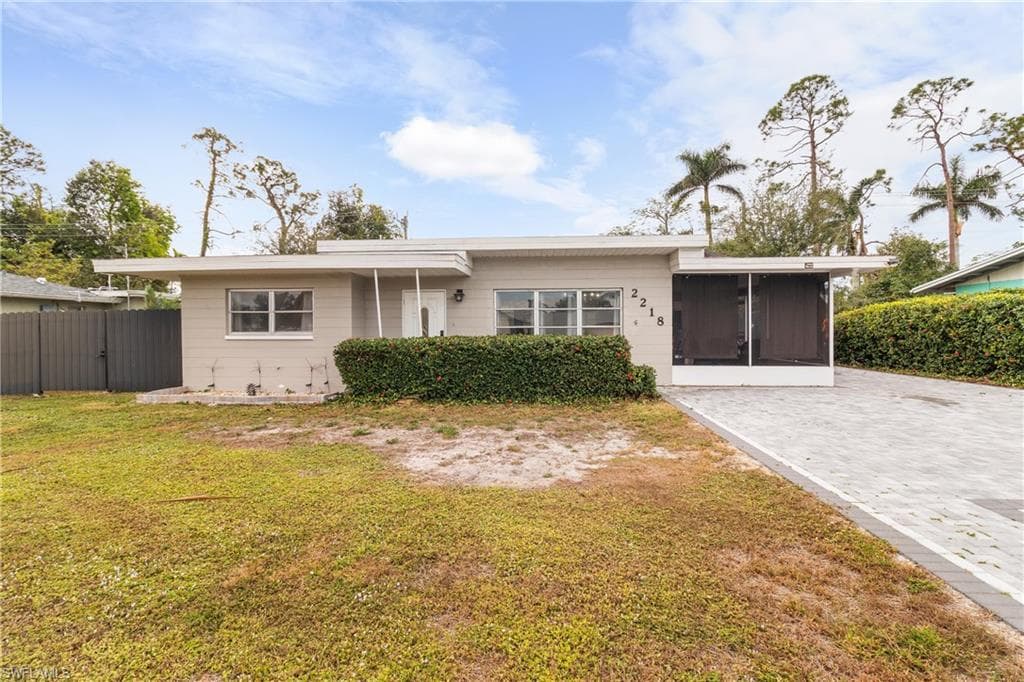 2218 Chandler AVE FORT MYERS, FL 33907