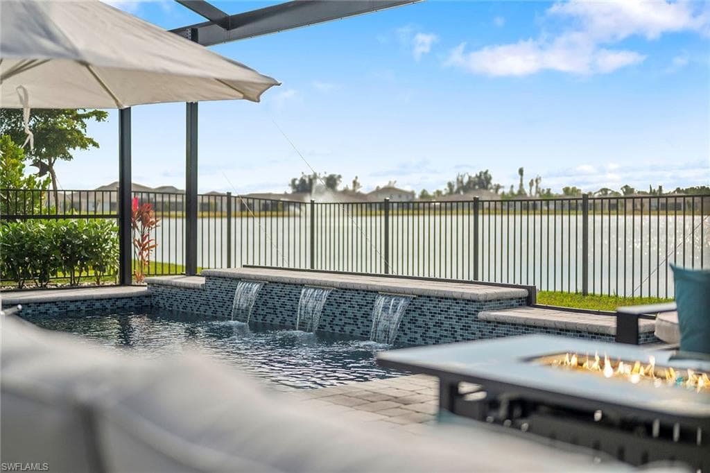 934 Stonewater Lake TER CAPE CORAL, FL 33993