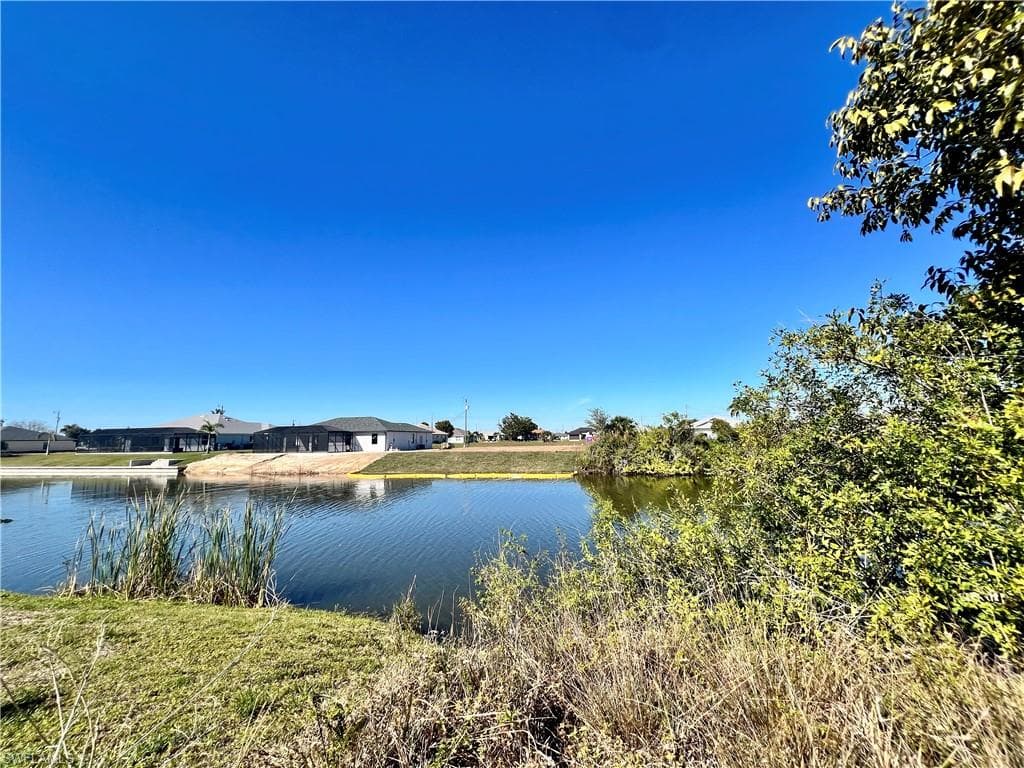 201 NW 5th TER CAPE CORAL, FL 33993