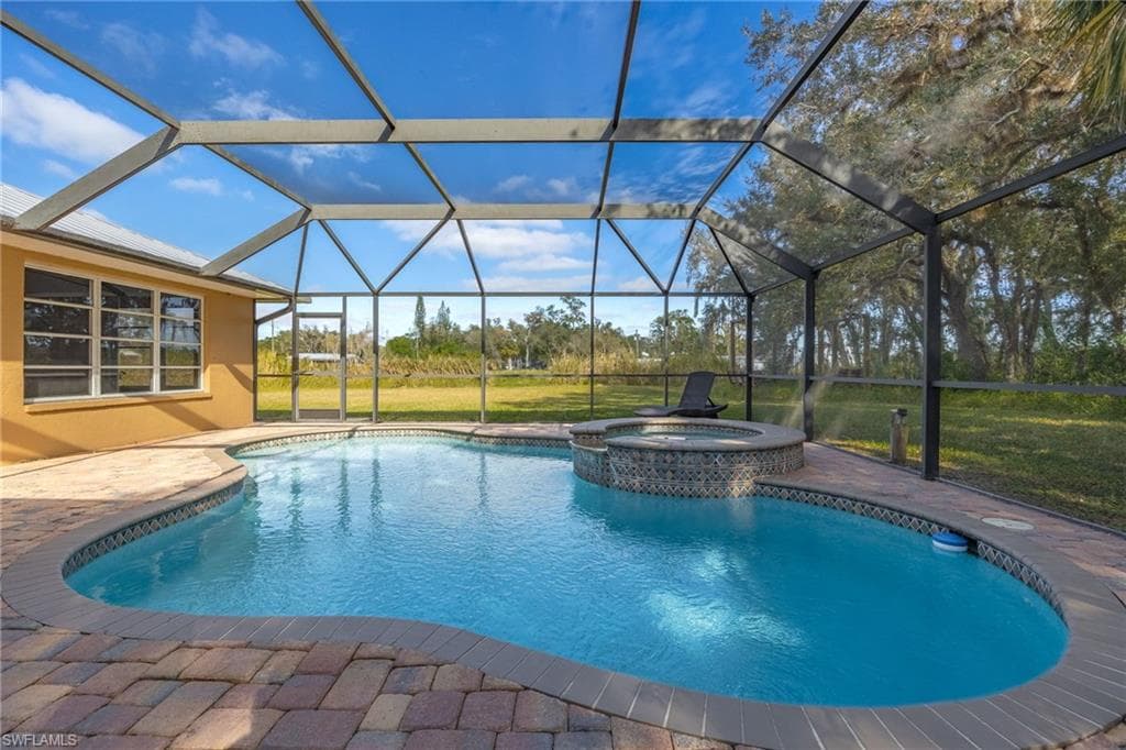 2295 Herzog RD ALVA, FL 33920