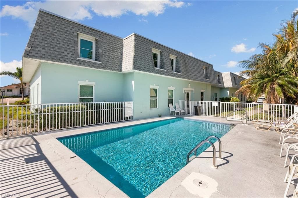 465 Bald Eagle DR 4 MARCO ISLAND, FL 34145