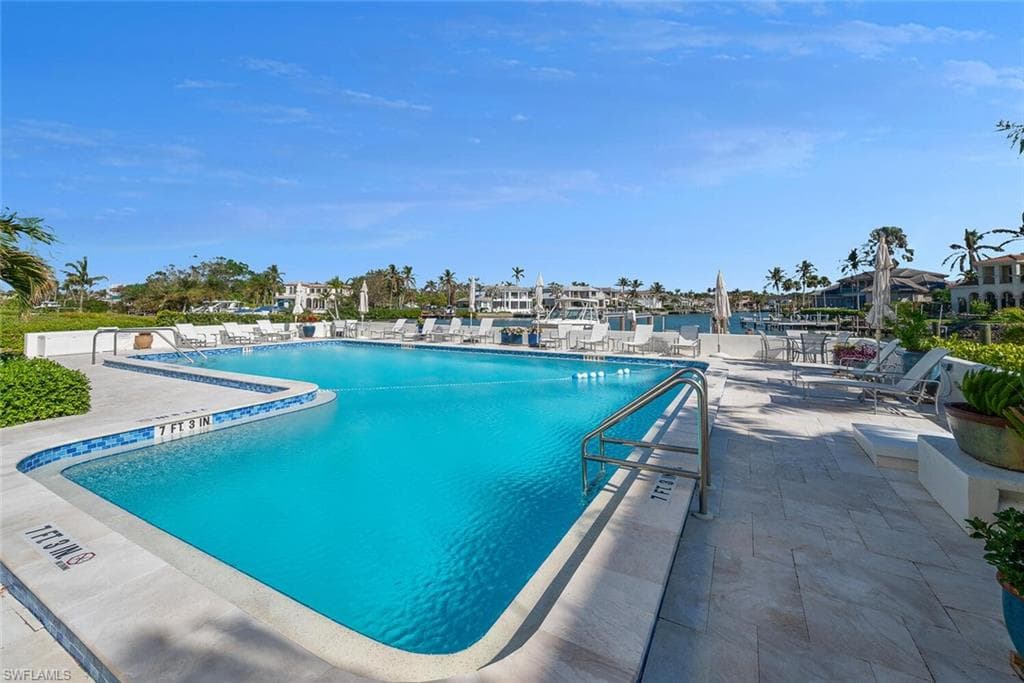1900 Gulf Shore BLVD N 103 NAPLES, FL 34102