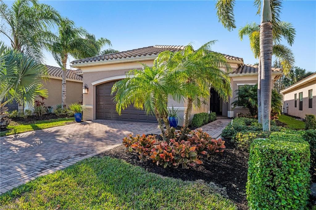 3570 Beaufort CT NAPLES, FL 34119