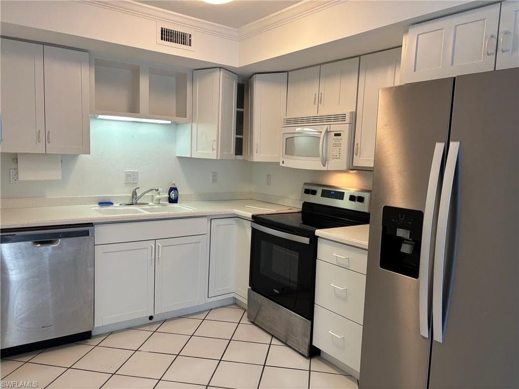 975 9th AVE S 3 NAPLES, FL 34102
