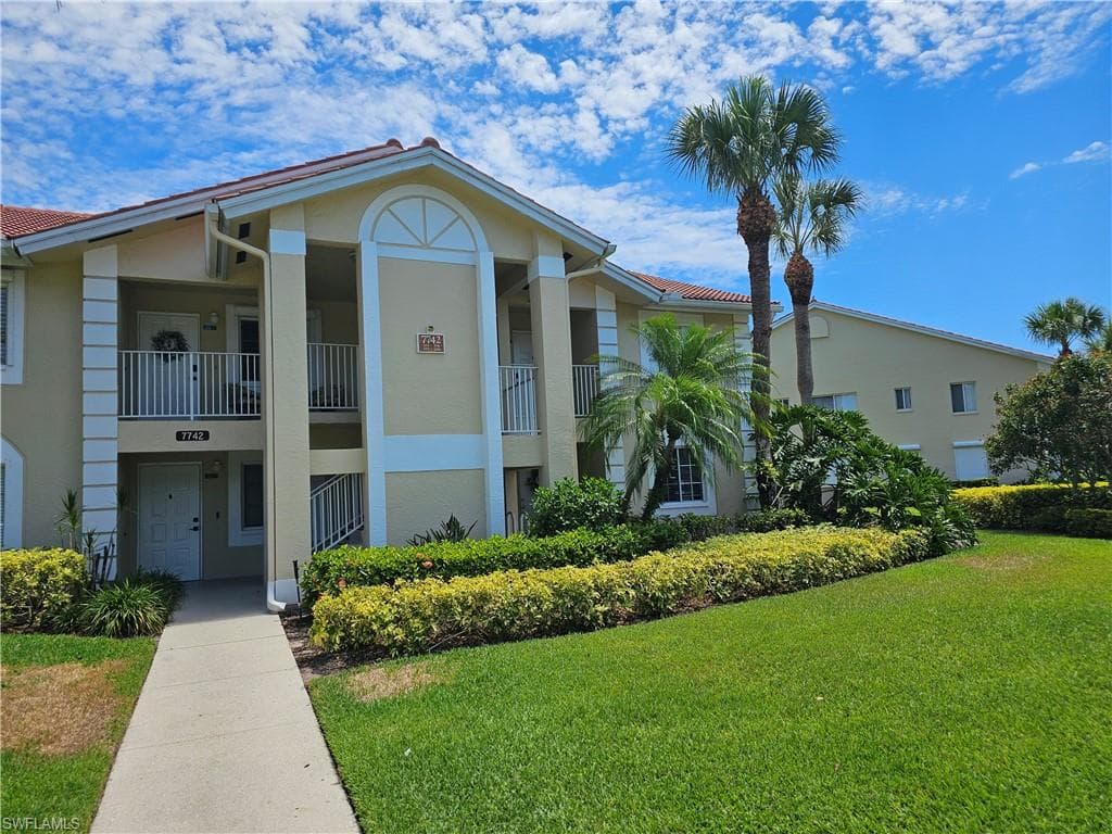 7742 Emerald CIR V204 NAPLES, FL 34109