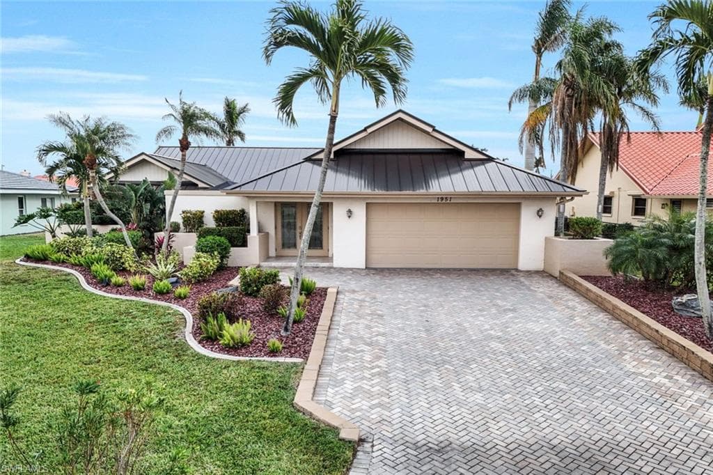 1951 SE 35th ST CAPE CORAL, FL 33904