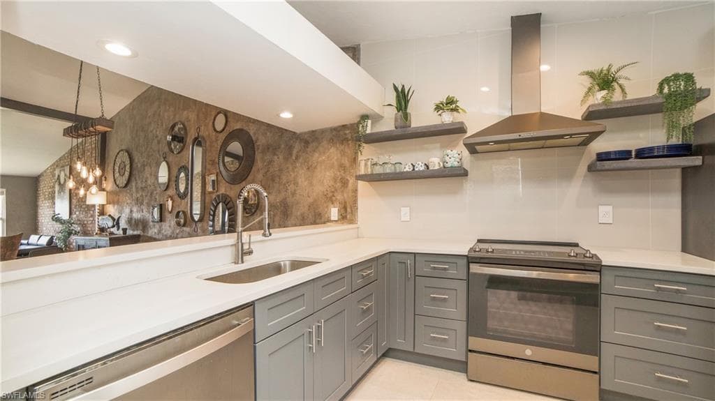 4180 Looking Glass LN 4102 NAPLES, FL 34112
